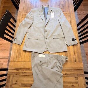 Perry Ellis Suit, 46L jacket, 42W pants